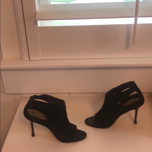 Manolo Blahnik Open Toe Suede Bootie. Sz 39. - Picture 5 of 6